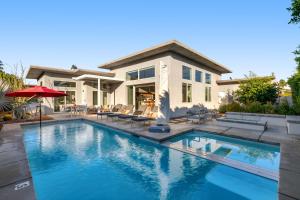 Modern Distinction in South Palm Springs Permit# 3922