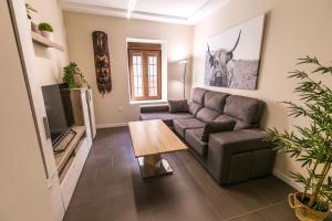 Pilar8 - Apartamento céntrico y moderno con piscina y parking