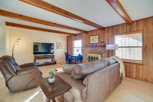 Adobe Home in Albuquerque with Covered Patio