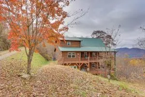 Spacious Murphy Retreat with Decks and Game Room! - Letitia