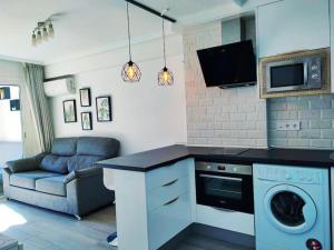 Karola con vistas, piscina y parking en Benidorm