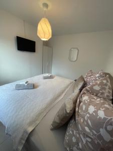 Enna Apartment 3 perfect location