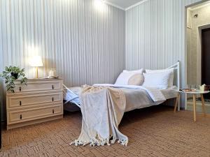 Велике ліжечко на Садовому. Мережа Alex Apartments. Цілодобове безконтактне заселення