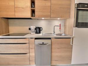 Studio rénové au sud, sur les pistes, pour 2 personnes - FR-1-182-167