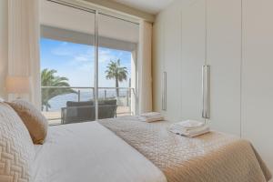 Madeira Palace Ocean Sounds