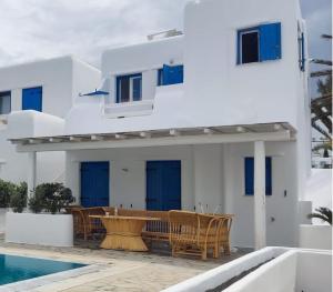 Capari Maisonette Mykonos Town Villa with Shared Pool
