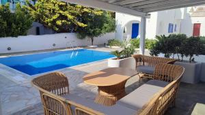 Capari Maisonette Mykonos Town Villa with Shared Pool