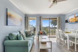 Beach view Balcony Huge Pool Cozy Villa