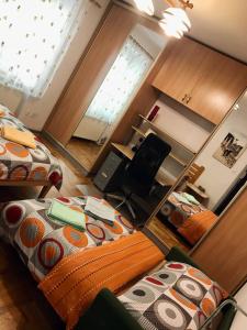 Sunny apartment. 5 minutes walk from Main Sqare.