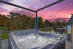 Nestledstays- The Lake House