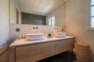 Villas Calm villa with swimming pool & garden, within easy walking distance to village : photos des chambres