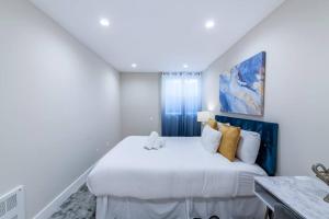 Modern 4BR Upper Unit Private Rooftop 30 Days