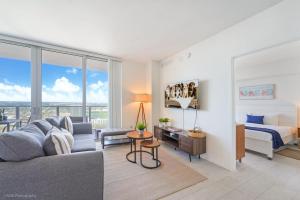 Breathtaking 35th Floor 1 BDR in Hyde Beach House