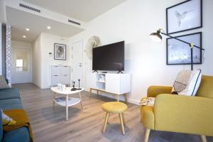 -MalagaSunApts-Centre Pool&Parking Bus-Train Station