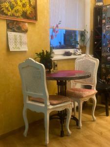 Luxury penthouse 6th of 6 stock building 2 bed apartment, 1 br