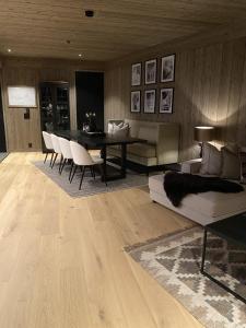 Kikut Alpin Lodge Ski in - Ski out