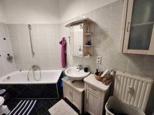One Private room available in a two room apartment in Tegel, Berlin