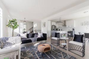 Comfortable Lux, Sleeps 10, PingPong, Movie Room