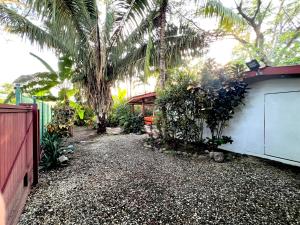 Las Plumas Jardin de Cabuya