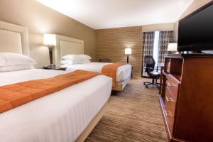 Deluxe Queen Room with Two Queen Beds room in Drury Inn & Suites Kansas City Airport