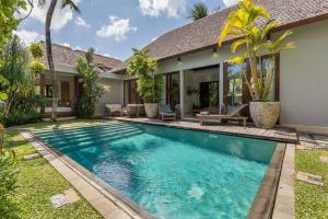 Eshara 123 in Oberoi our 8 BR Villa with 3 Pool close to Beach