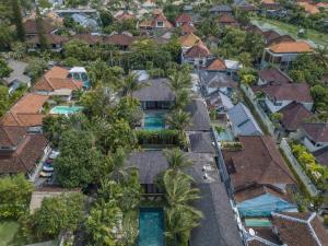 Eshara 123 in Oberoi our 8 BR Villa with 3 Pool close to Beach