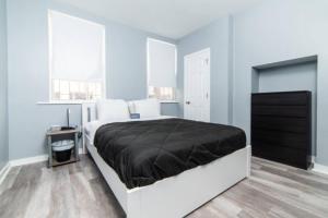 1st Floor - Free Parking - Washer & Dryer - AGH