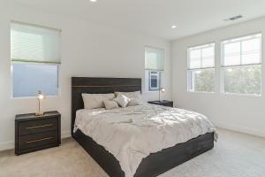 Modern family-friendly home, Napa, wine country, private backyard, fire pit