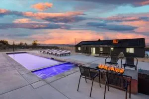 infinite stars house-2acres-PS5-Pool/Spa-EVcharger - 二十九棕榈村