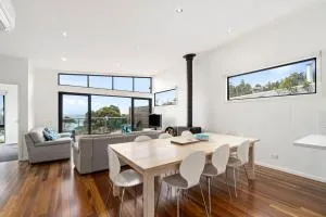 Earth Sea Sky - Forrest