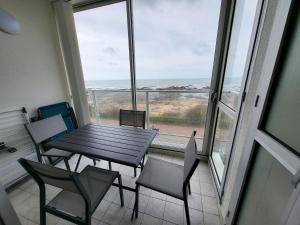 T2 avec loggia, parking, à 300m de la plage - FR-1-92-898