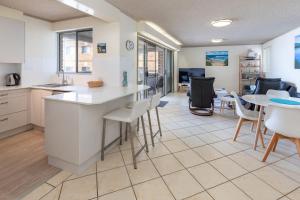 El Sandi 3 On The Beach