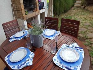 ¡Villa con Jardín y Piscina en S’Agaró, Cerca de la Playa de Sant Pol! - ES-209-13