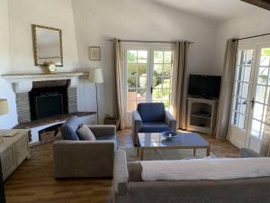 Charmante villa avec piscine à débordement aux Issambres - FR-1-768-44