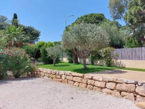 Villa Contemporaine à Sainte-Maxime, Piscine, Proche Plage, 8 Pers., 4 Étoiles - FR-1-768-36
