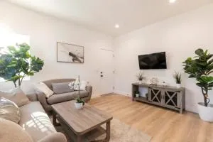 Little Saigon Modern Quiet Home 3BD-2B in Orange County - Midway City