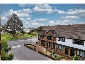 皮尼皇家休闲酒店和公寓 - 朗塞斯顿