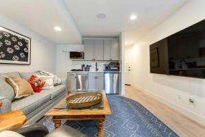 New two room apartment close to stadium and downtown on a park