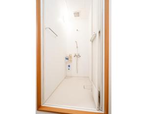 Ikebukuro East Exit Queen Bed Room