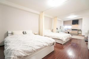 Ikebukuro East Exit Queen Bed Room, 2F