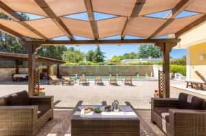 Villa Dosagiri con piscina