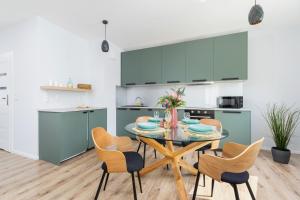 Cracow Apartment Bronowicka with Parking by Renters