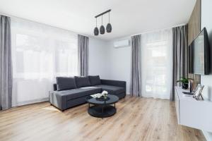 Cracow Apartment Bronowicka with Parking by Noclegi Renters
