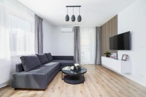 Cracow Apartment Bronowicka with Parking by Noclegi Renters