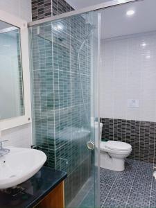 Căn Hộ Nhìn Ra Biển (Apartment with Sea View)