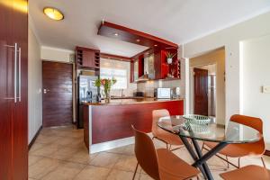 Beachfront 3rd floor 2 bedroom w communal swimming pool- B16 Blouberg