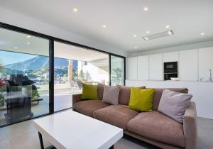 Elegant Two Bedroom Apartment at Estepona Hills!