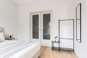 Zeus Temple view 2BD Apartment by UPSTREET