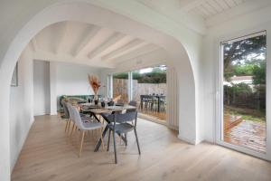 Maisons de vacances Maison pour 8, avec jacuzzi a 200m de la plage : photos des chambres