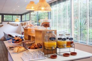 Hotels Hotel Residence Les Medes : photos des chambres
